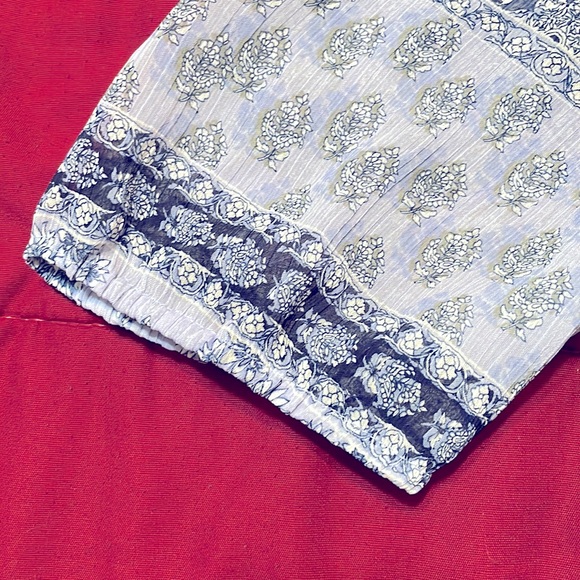 Women’s Size XL Blue Patterned Sheer Lined Tunic - Picture 5 of 8